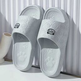 Terlik Terlik Bulut Erkekler Keneler Sole Sandalet Kadınlar Yaz Beac Slaytlar Çift Anti-Slip Ome terlik karikatürü Yumuşak Soylar Erkek parmak arası terlikler H240326Q95W