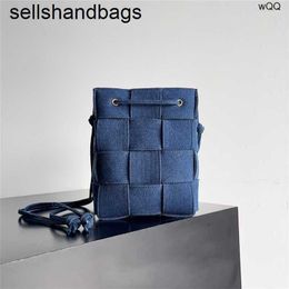 Handbag Totes Arco Bags Large BottegVenetas 7a Genuine Leather 12 grid woven bucket denim woven womens diagonal span single shoulder womens miniDJUI