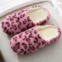 Slippers Slippers Women Winter ouse Furry 2023 New Design Cross Fluffy Fur ome Slides Flat Indoor Floor Soes Ladies Flip Flops H240326VG0J