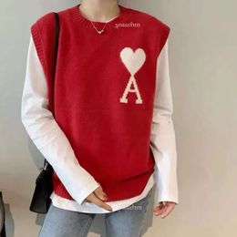 Love Heart pattern Spring Crewneck Women Sweater Designer Comfortable Personality Knitted Pullover Vest Outside Wear Trend Fashion