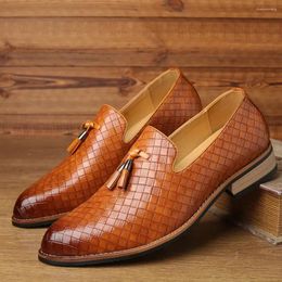 Casual Shoes Fringe Men Leather Checkered Man Loafers Coiffeur Fashion Driving Mens Sapato Social Masculino