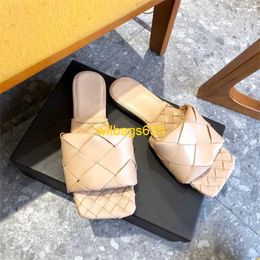 Lido Mule Sandals Botteg Veneta Slippers 2024 New Fashion Spring Versatile Flat Shoes for Womens Outwear in Cool Tugs Korean Edition One Line W have logo HBNI