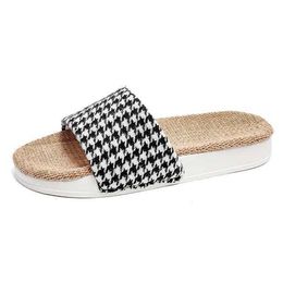 Slippers Slippers 2023 Spring and Autumn New Style ome Womens Japanese Plaid Casual Fasion Tick-soled Non-Slip Slip-ons Soes H240326WBVD