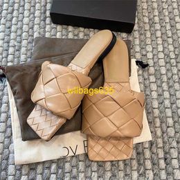 Lido Mule Sandals Botteg Veneta Slippers Embryo Cowhide Woven Slippers with Flat Bottoms Square Toe Full Leather Flip Flop Sandals 21 Interne have logo HB97