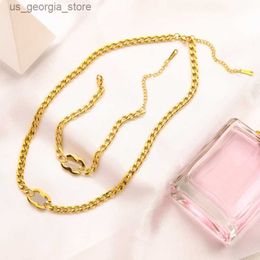 Pendant Necklaces Classic Style Designer Necklaces Bracelet Set Birthday Party Women Family Gift Jewelry Set Street Brand High Quality Bracelet 18K Gold Plated Pen