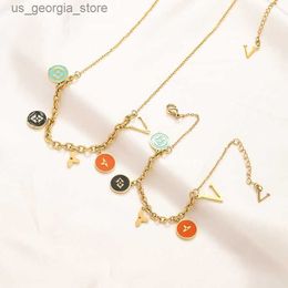 Pendant Necklaces Luxury Choker Pendant Necklace WomenGift Letter Long Chains Spring Romantic Jewellery 18k Gold Clover Necklace Luxury Love Jewellery Wholesale ZG22