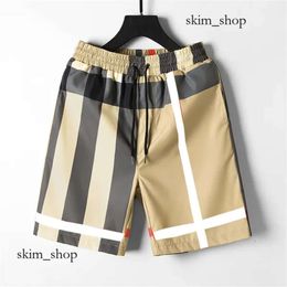 Fashion Designer Mens Summer Shorts Loose Swimming Suits Womens Streetwear Clothing Quick Drying Swimwear Letters Printed Board Beach Pa 756