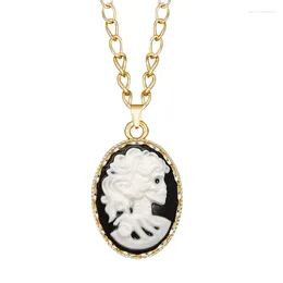 Pendant Necklaces Classic Cameo Skulls Head Necklace For Women Gold Colour Fashion Lady Skeletons Hollow Flower Jewellery