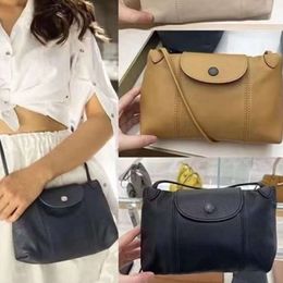 Factory Source High Quality Handbags Is Yuan Luxury Baby Edition Has Soft and Delicate Touch Made of Lamb Leather with Adjustable Shoulder Straps for Crossbody Sing