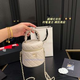 beach tote bag designer channelism Bag Crossbody Bag 2024 Lingge Advanced Versatile Water Bucket Gold Ball Leather Chain Box Shoulder