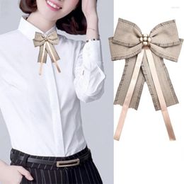 Brooches Simple Ribbon Fabric Pearl Bow Tie For Women Fashion Student School Collar Pins Jewellery Clothing Accessories