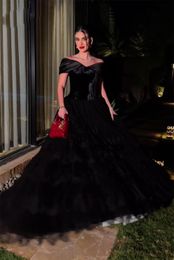 Classic Black Prom Dresses Off the Shoulder Ball Gown Saudi Arabia Formal Gown Pleat with Lace Puffy vestidos de fiesta