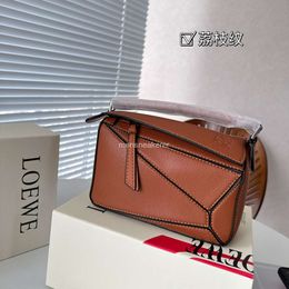 Puzzle Lightweight Bag Top Loe Graffiti Style Designer Leather Layer Cowhide Bags Mini Geometry 20cm Crossbody Soft 2024 Handbags Shoulder MJJ2