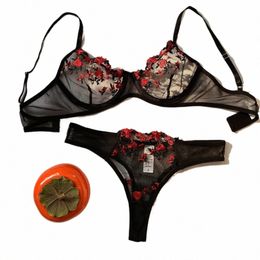 new Hot Erotic Lingerie Women Embroidery Bra Thgs Sets Women's Underwear Sex Sleepwear Pornographic Exotic Set Sexy Costumes Z8OA#