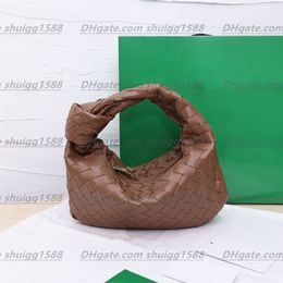 High quality armpit shoulder bag Fashion woven leather handbag Luxury designer Moon shaped medium bags Women' Cosmetic Bags c287G