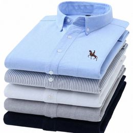 s-6xl Casual Pure Cott Oxford Mens Shirts Lg Sleeve Embroidery Horse Design Regular Fit Fi Butt Man White Dr Shirt V2ZY#