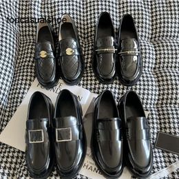 Channeles CF Black Patent Dress Shoes Sandal Fall Fashion Loafers Leather Ringer Allmatch Interlocking c Buckle Highquality Womens Single Foot Metal Platform Snea