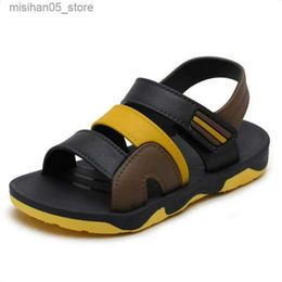 Sandals 2019 Childrens Beach Shoes New Boy Sandals Summer Mixed Colour Anti slip Fashion Childrens Sports and Leisure Student Leather Sandals Q240328