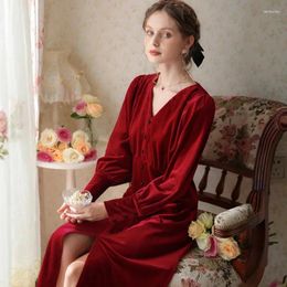 Women's Sleepwear Victorian Pleuche Velvet Nightwear French Style Velour Robe Vintage Nightgown Women Winter Warm Long Sexy Night Dress