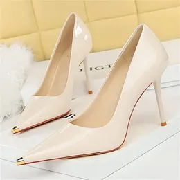 Dress Shoes Sexy Party Slim Woman Pumps Casual Pointed Toe Heels High Shiny Patent Leather Shallow Cut Metal