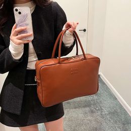 Stores Export Designer Shoulder Bags Qianxue Handheld Bag for Womens 2024 New Fashion Leisure Travel Small and High End Single Shoulder