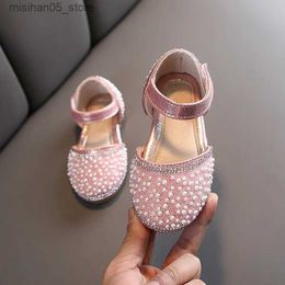 Sandals New Summer Sandals Spring Pearl Rhinestone Princess Shoes Little Girl Smooth Shoes Childrens Wedding Party Shoes Size 21-36 Q240328