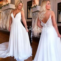 Minimalist Boho Plus Size Wedding Dress Sexy Spaghetti Straps V Neck Backless Beach Bridal Dress 2024 Lace Bohemian Country Bride Dress Civil Garden Robe De Mariage