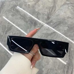 Sunglasses Rectangular frame fashionable sunglasses suitable for both men and women retro designer sun visor female driving J240328