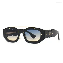 Sunglasses Fashion Punk Men Vintage Y2K Decorative Rectangulares Eyewear Women Designer Spring Unique Sun Glasses