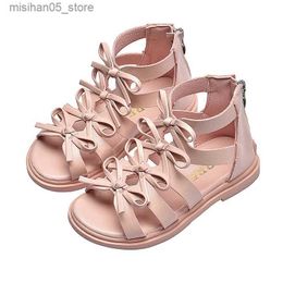 Sandals Girls Sandals Gladiator Flower Sweet Soft Childrens Beach Shoes Summer Flower Sandals Princess Fashion Girls Shoes Q240328