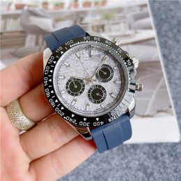 Mens Classic Luxury Watch Designer Mechanical Watch Automatic Classic Atmosphere dial Calendar Mens Watch Folding Rubber strap Six Needle Eye dial Mens Watch