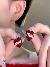 Rote Neujahrsliebesohrringe für Damen Retro 2023 Neue beliebte Herbst- und Winterohrringe Ohrringe, klein und hochwertig, elegant und elegant