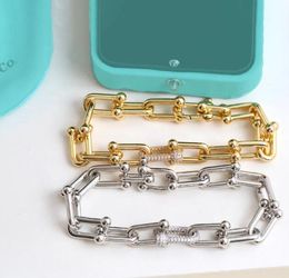 Women Men Charming Couple Jewelry Chain Buckle Shape Valentines Day Gifts and Birthday Gift New Designer Bracelet