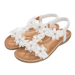 Sandals BEYARNECommfortable Flat Shoes Womens Large Size Summer Bohemian Flower Rhinestone Beach Thongs H240328K6V4