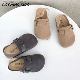 Sandals Boys Sandals 2023 Summer and Autumn Childrens Fashion Brand Beach Shoes Outdoor Slide Childrens Sports Apartment Soft and Breathable Q240328