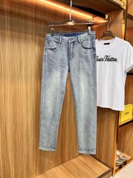 Designer dżinsy męskie fioletowe dżinsy dżinsowe spodnie mody Wysokiej jakości prosta design retro streetwear swobodny dres joggery splątane umyte stare dżinsy#025