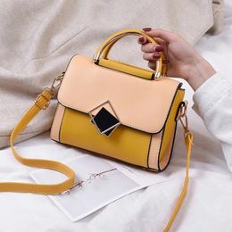 Shoulder Bags Messenger Bag Package Cover Type Magnetic Button Fashion Design Casual Women Designer Crossbody Women's Handbags Flap