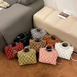 Store Export Designer Shoulder Bags Handheld Bag for Womens 2024 New Chain Bubble Grid Single Shoulder Crossbody Vegetable Basket Cotton Cloth