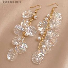 Charm Pearl Shell Fringe Earrings for Women Design Silver Needle Flower Drop Earrings Temperament Solid Color Jewelry Wholesale Y240328