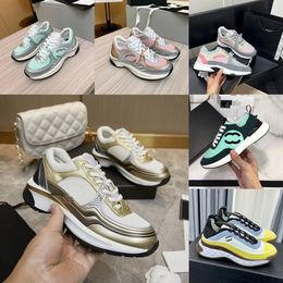 Sneakers Schuhe entwerfen Laufschuhe aus Büro-Sneaker Luxuskanal Schuhschuh-Designerschuhen Männer Damen Trainer Sporttrainer berühmte Modebereich A10 35-46
