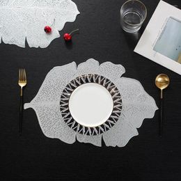 Table Mats Elegant Dining Accessory Banana Leaf Placemat Set Heat-resistant Non-slip Pvc Protection Pads For Decoration
