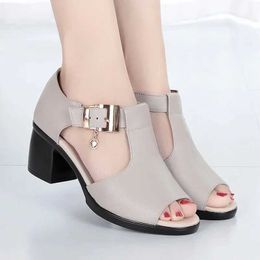 Sandals Womens Fashion Fishbone Shoes Thick Heel Metal Decorative Buckle Casual 2024 Summer New H240328