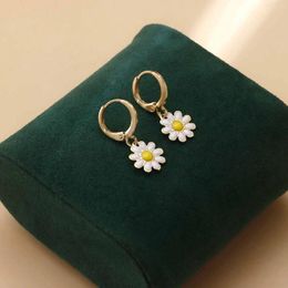 Dangle Earrings Fashion Little Daisy Ear Buckle For Women Sweet Temperament Literary Flower All Match Simple Jewellery Gift