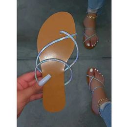Terlik Yaz Kadın Terlik Yeni Moda Düz Alt Flip Açık Ayak Parmağı Açık Plaj Sandalet Roman Stil Artı Beden Ayakkabı H240328SJMG
