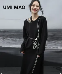 Casual Dresses UMI MAO Dark Black Dress 2024 Autumn Niche Design Sense Knitted Contrast Loose Sweater Embroidered For Women