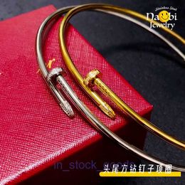 Carter Choker -krage rostfritt stål Nytt kinesiskt halsband unik och färglös uppsättning med fyrkantig diamant titanstål nagelarmband för kvinnor original 1: 1 riktig logotyp