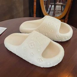 Slippers Soft Thick Bottom Women Summer Cartoon Non-slip Indoor Sandals for Home Bath PVC Fashion Flip Flops H240328BCMY