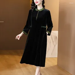 Casual Dresses 2024 Black Velvet Embroidery Floral Luxury Midi Dress Women Korean Vintage Prom Autumn Winter Elegant