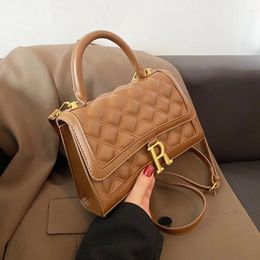 Shoulder Bags 2024 Single Crossbody Bag Lingge High Women Autumn Winter Fashion Niche Design Underarm Small Square