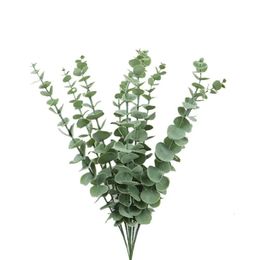 Eukalyptus 50st falska växter lämnar plastmaterial för bröllop blommor vägg hem dekoration grönska växtbladdekor